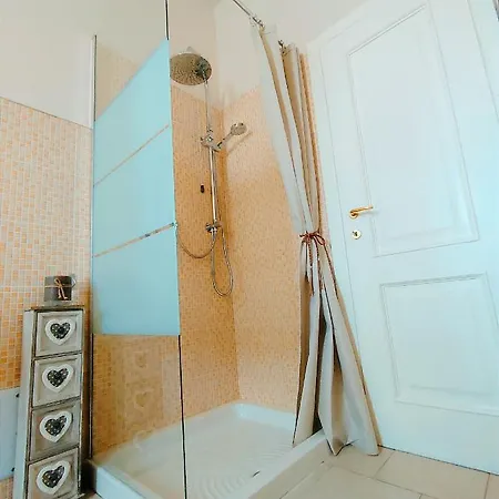 Stanza Privata A Guest house *